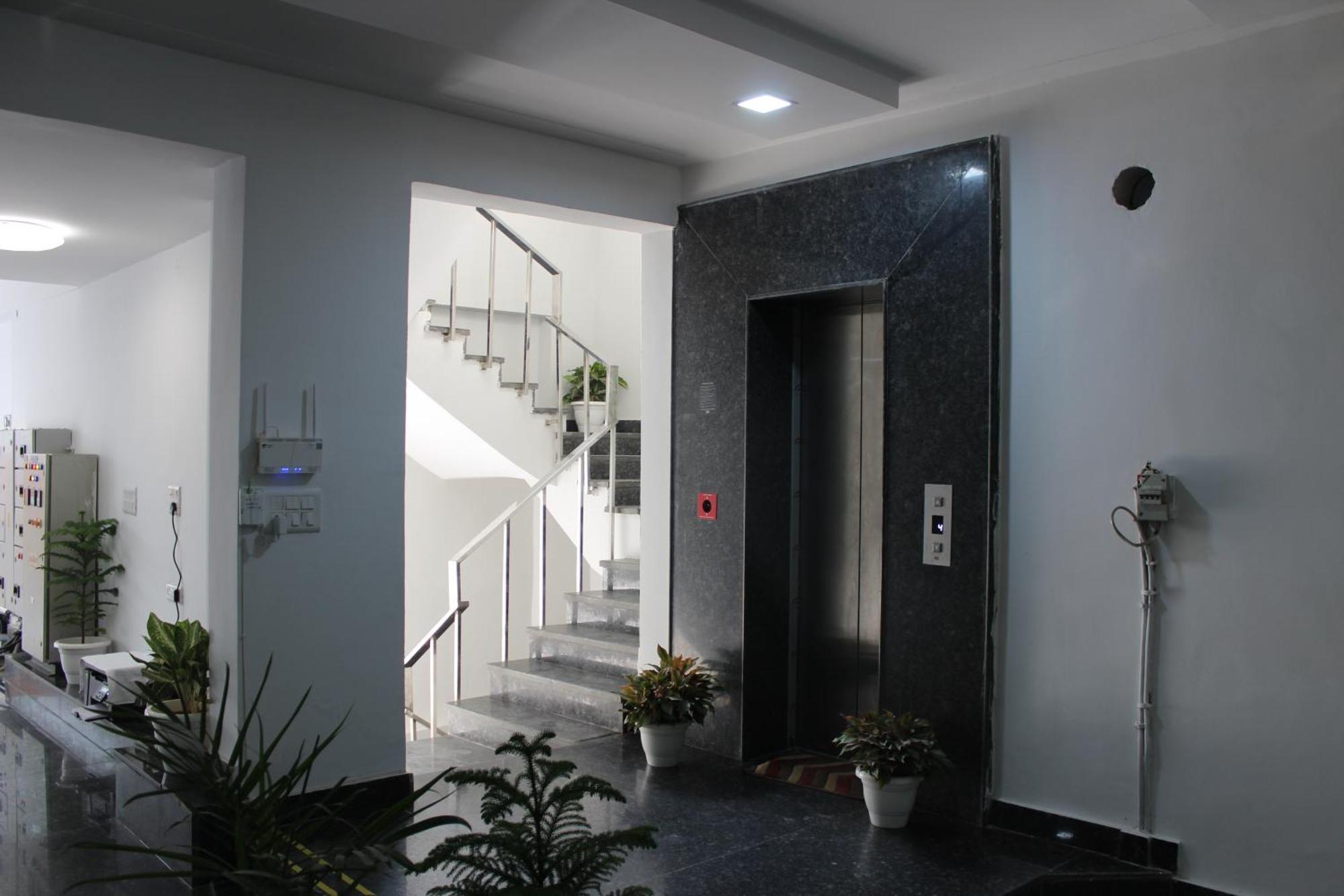 Aura Luxury Studio I Couple Friendly I Near Golf Course Road, Sector 57, Gurgaon Exterior foto