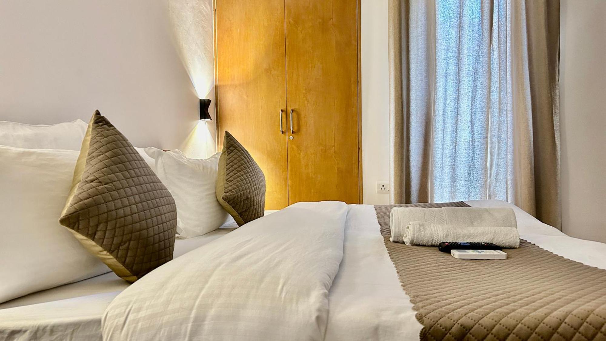 Aura Luxury Studio I Couple Friendly I Near Golf Course Road, Sector 57, Gurgaon Exterior foto